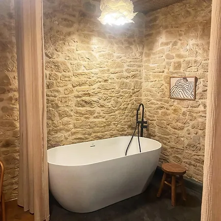 Maison As Cambous Bed & Breakfast *